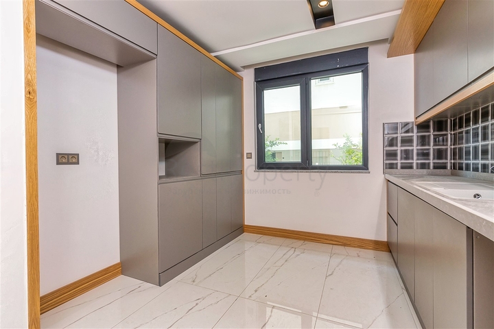 و1 + 4 الشقق في Arapsuya كونيالتي 500 متر إلى البحر  