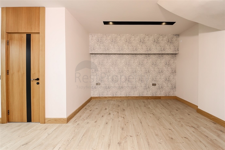 و1 + 4 الشقق في Arapsuya كونيالتي 500 متر إلى البحر  