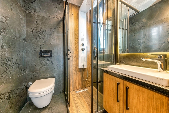 و1 + 4 الشقق في Arapsuya كونيالتي 500 متر إلى البحر  