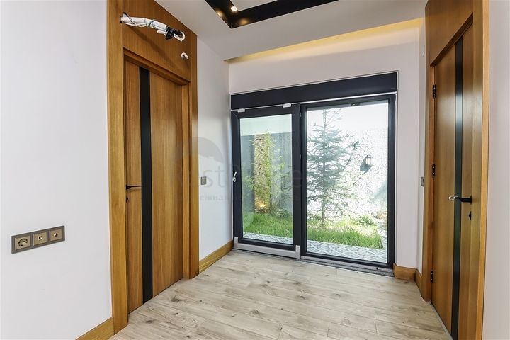 و1 + 4 الشقق في Arapsuya كونيالتي 500 متر إلى البحر  