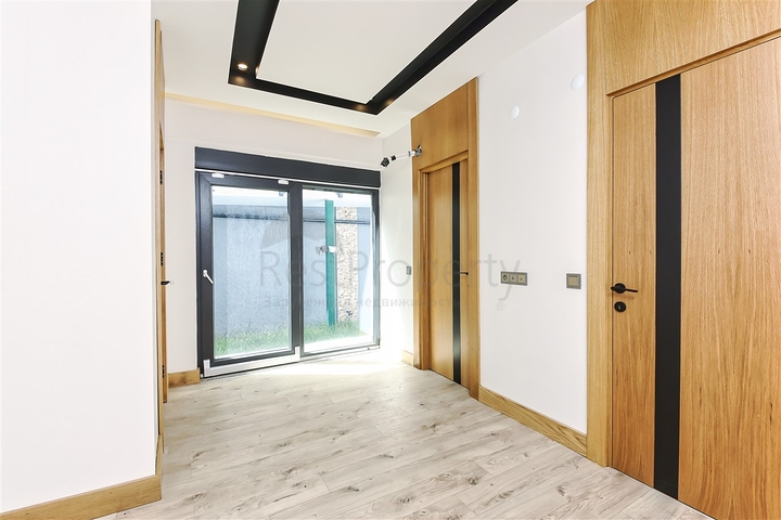 و1 + 4 الشقق في Arapsuya كونيالتي 500 متر إلى البحر  