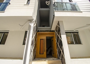 و1 + 4 الشقق في Arapsuya كونيالتي 500 متر إلى البحر  