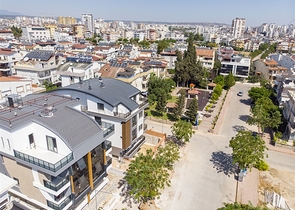 و1 + 4 الشقق في Arapsuya كونيالتي 500 متر إلى البحر  