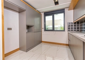 و1 + 4 الشقق في Arapsuya كونيالتي 500 متر إلى البحر  