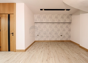 و1 + 4 الشقق في Arapsuya كونيالتي 500 متر إلى البحر  