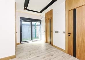 و1 + 4 الشقق في Arapsuya كونيالتي 500 متر إلى البحر  