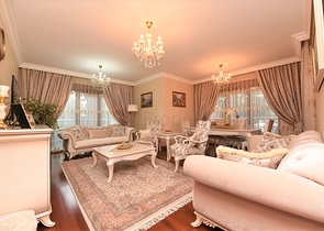 مباشرة على البحر وضمن افخم مجمع في الانيا - شقة فاخرة من تصميم ثلاث غرف وصالة 