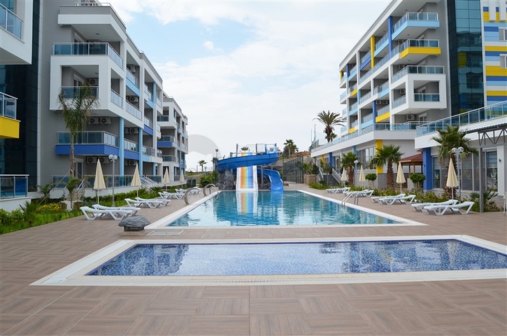 شقق ضمن مجمع يضم خدمات خمس نجوم في كاستل / الانيا 