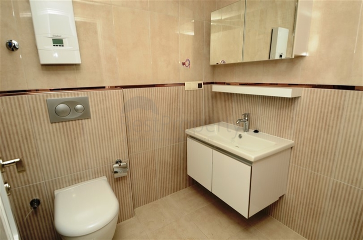 شقق ضمن مجمع يضم خدمات خمس نجوم في كاستل / الانيا 