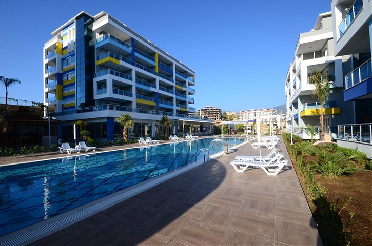 شقق ضمن مجمع يضم خدمات خمس نجوم في كاستل / الانيا 