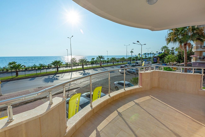 غرفتين وصالة باطلالة بانورامية على البحر في مهموتلار ، الانيا 