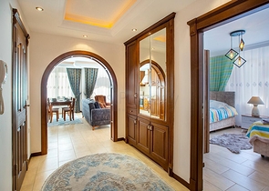 غرفتين وصالة باطلالة بانورامية على البحر في مهموتلار ، الانيا 