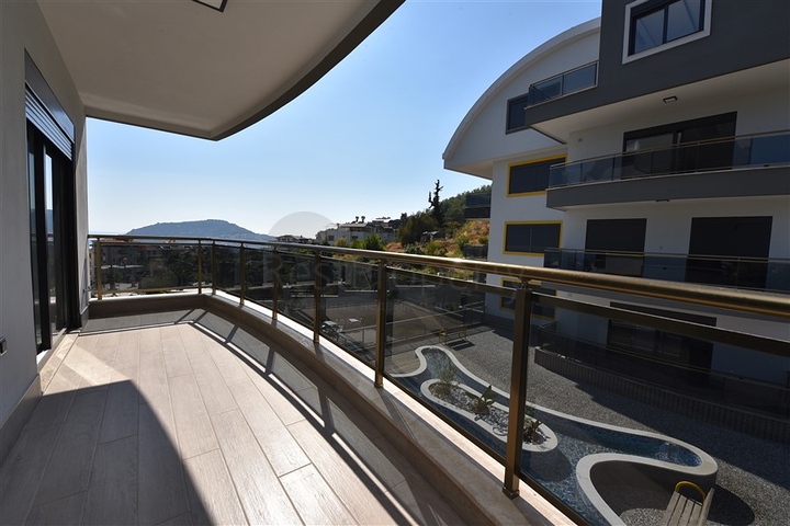 شقة واسعة باطلالة بحرية في مركز الانيا 