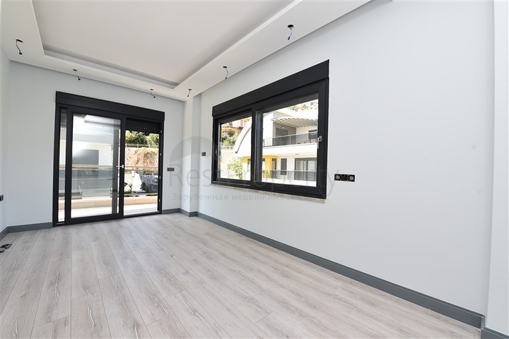 شقة واسعة باطلالة بحرية في مركز الانيا 