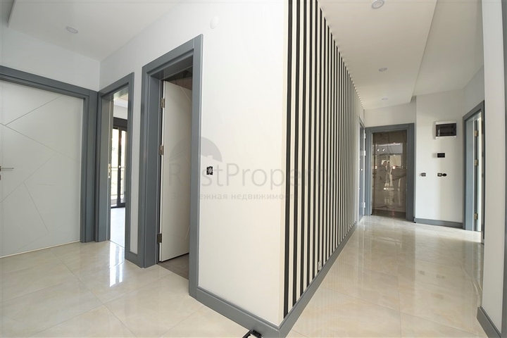 شقة واسعة باطلالة بحرية في مركز الانيا 