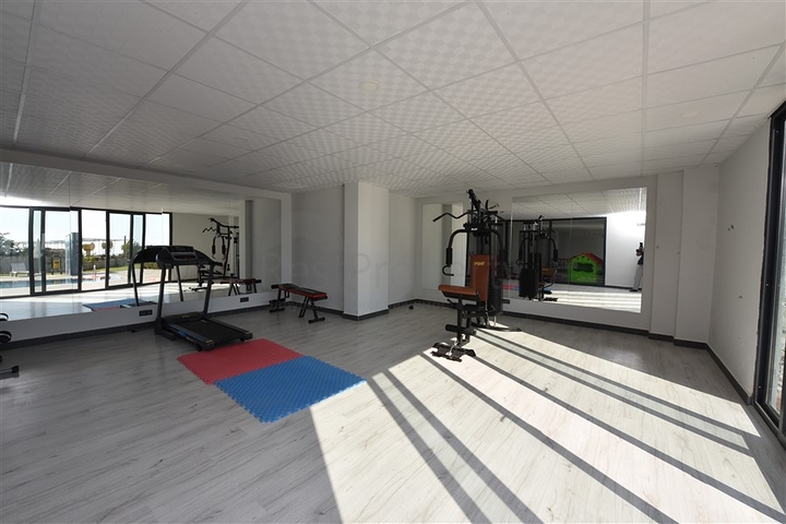 شقة واسعة باطلالة بحرية في مركز الانيا 