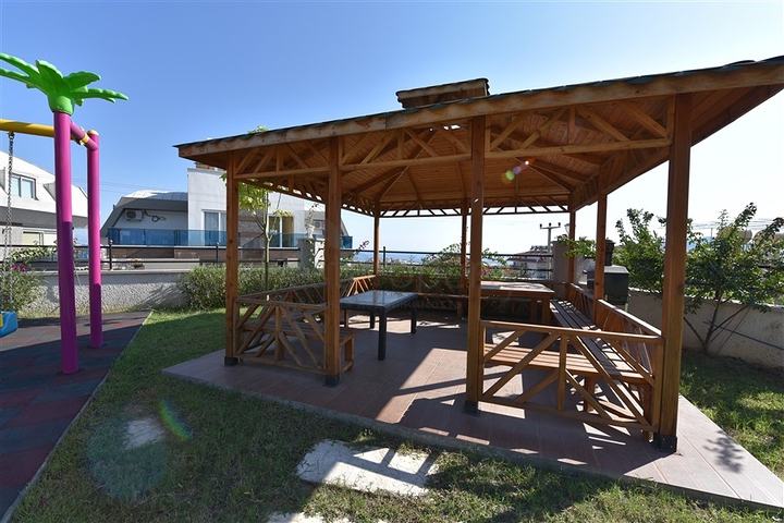 شقة واسعة باطلالة بحرية في مركز الانيا 