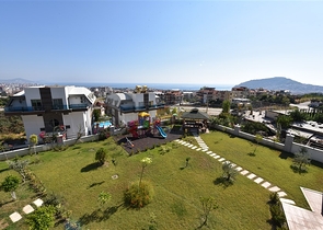 شقة واسعة باطلالة بحرية في مركز الانيا 