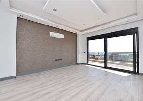 شقة واسعة باطلالة بحرية في مركز الانيا 