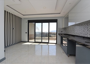 شقة واسعة باطلالة بحرية في مركز الانيا 