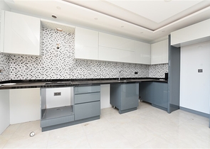 شقة واسعة باطلالة بحرية في مركز الانيا 