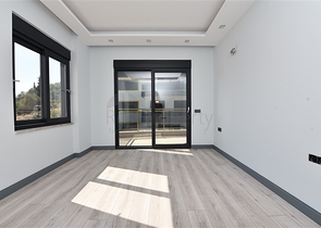 شقة واسعة باطلالة بحرية في مركز الانيا 