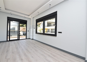 شقة واسعة باطلالة بحرية في مركز الانيا 