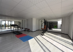 شقة واسعة باطلالة بحرية في مركز الانيا 