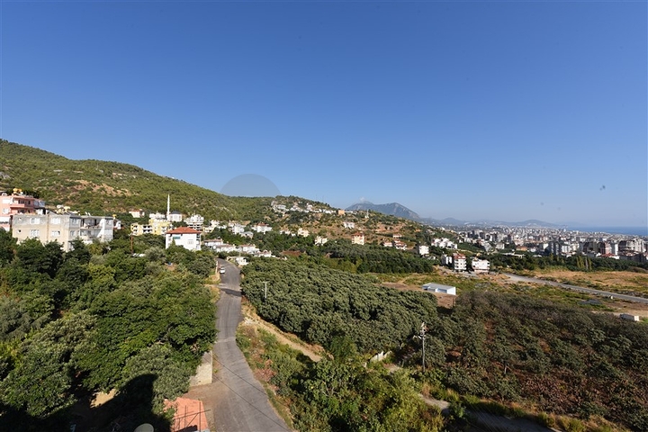 اطلالة على البحر وعلى قلعة الانيا - دوبلكس ثلاث غرف وصالة في مركز الانيا 