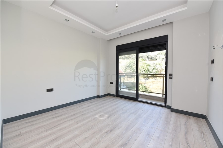 اطلالة على البحر وعلى قلعة الانيا - دوبلكس ثلاث غرف وصالة في مركز الانيا 