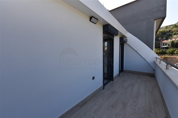 اطلالة على البحر وعلى قلعة الانيا - دوبلكس ثلاث غرف وصالة في مركز الانيا 