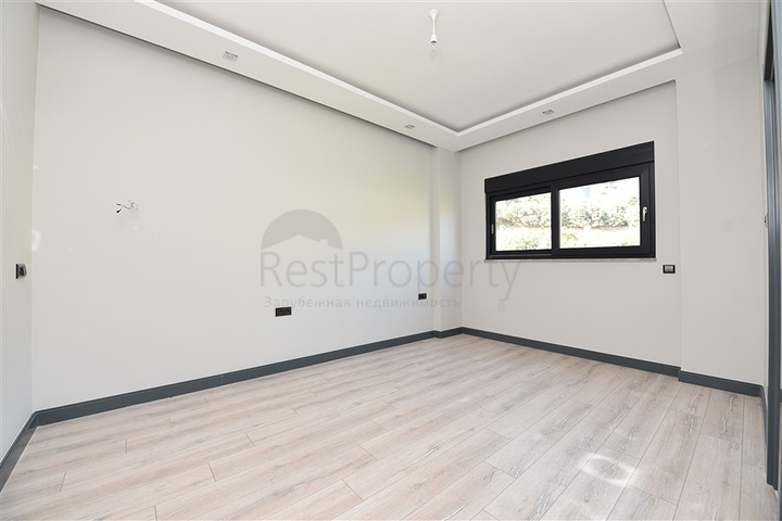 اطلالة على البحر وعلى قلعة الانيا - دوبلكس ثلاث غرف وصالة في مركز الانيا 