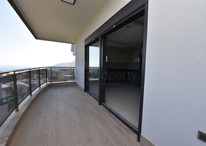 اطلالة على البحر وعلى قلعة الانيا - دوبلكس ثلاث غرف وصالة في مركز الانيا 