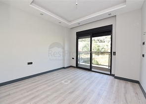 اطلالة على البحر وعلى قلعة الانيا - دوبلكس ثلاث غرف وصالة في مركز الانيا 