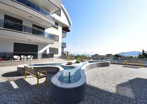 اطلالة على البحر وعلى قلعة الانيا - دوبلكس ثلاث غرف وصالة في مركز الانيا 