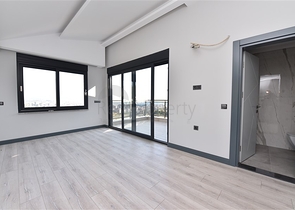 اطلالة على البحر وعلى قلعة الانيا - دوبلكس ثلاث غرف وصالة في مركز الانيا 