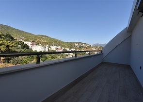 اطلالة على البحر وعلى قلعة الانيا - دوبلكس ثلاث غرف وصالة في مركز الانيا 