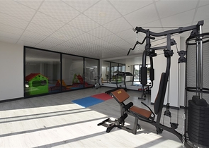 اطلالة على البحر وعلى قلعة الانيا - دوبلكس ثلاث غرف وصالة في مركز الانيا 