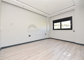 اطلالة على البحر وعلى قلعة الانيا - دوبلكس ثلاث غرف وصالة في مركز الانيا 