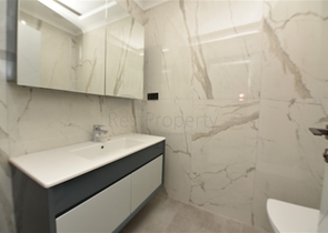 اطلالة على البحر وعلى قلعة الانيا - دوبلكس ثلاث غرف وصالة في مركز الانيا 