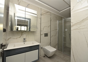 اطلالة على البحر وعلى قلعة الانيا - دوبلكس ثلاث غرف وصالة في مركز الانيا 