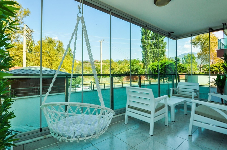 شقة غرفة وصالة مفروشة ضمن مجمع خمس نجوم في كاستل / الانيا 