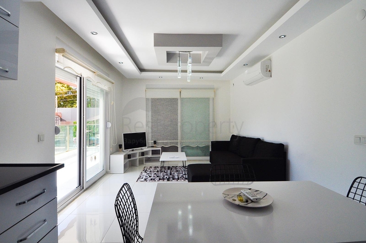 شقة غرفة وصالة مفروشة ضمن مجمع خمس نجوم في كاستل / الانيا 