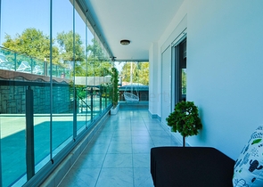 شقة غرفة وصالة مفروشة ضمن مجمع خمس نجوم في كاستل / الانيا 