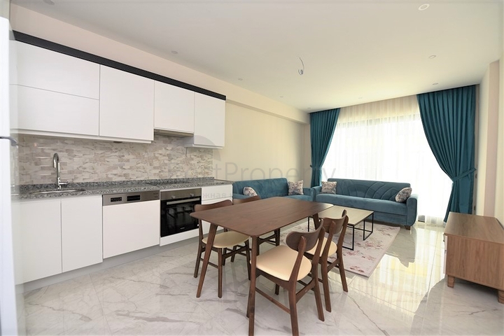 في مركز الانيا - شقة مؤثثة من تصميم غرفة وصالة في مجمع سكني حديث 