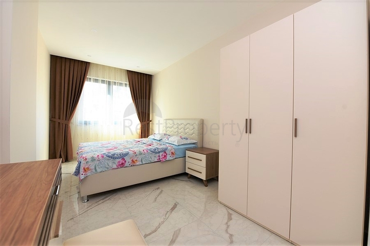 في مركز الانيا - شقة مؤثثة من تصميم غرفة وصالة في مجمع سكني حديث 