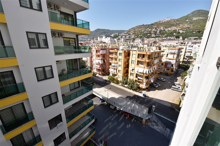 في مركز الانيا - شقة مؤثثة من تصميم غرفة وصالة في مجمع سكني حديث 