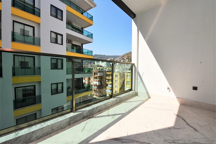 في مركز الانيا - شقة مؤثثة من تصميم غرفة وصالة في مجمع سكني حديث 