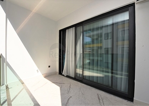 في مركز الانيا - شقة مؤثثة من تصميم غرفة وصالة في مجمع سكني حديث 