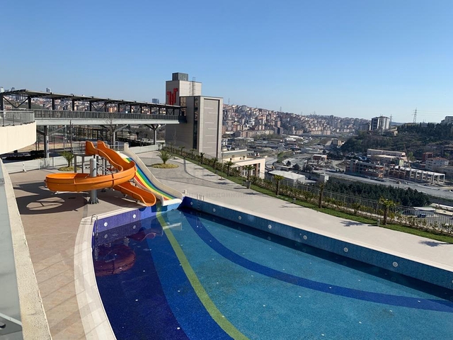 في مركز اسطنبول - منطقة ايوب التاريخية - شقة غرفتين وصالة ضمن مجمع سكني حديث 